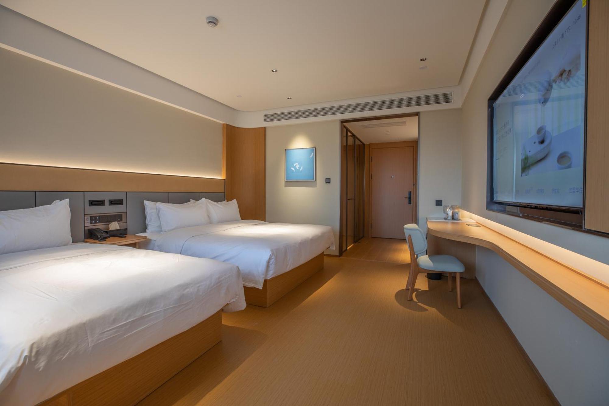 Hotel Seasons